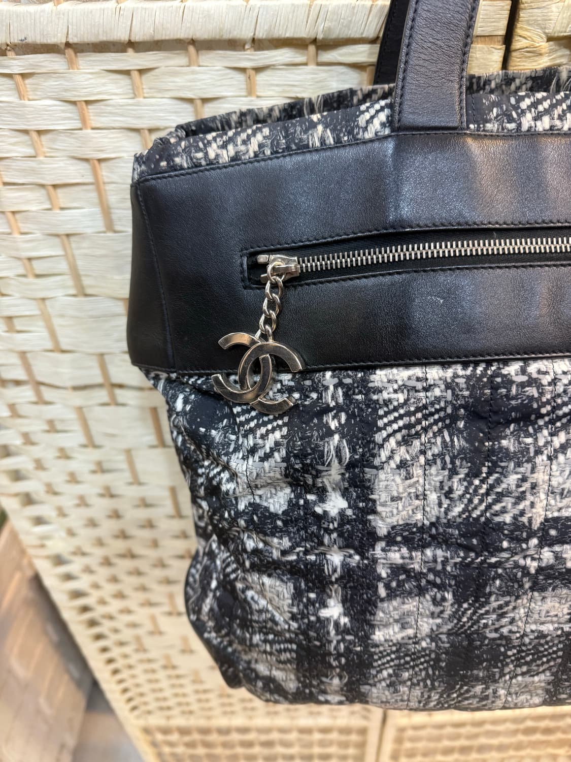 정품 샤넬 나일론 쇼퍼백 팝니다 상품이미지2