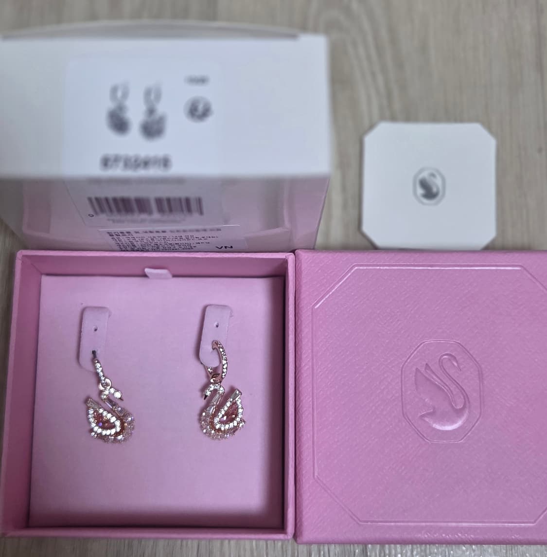 새제품)스와로브스키 댄싱 스완 투웨이 드롭 귀걸이 정품 상품이미지7