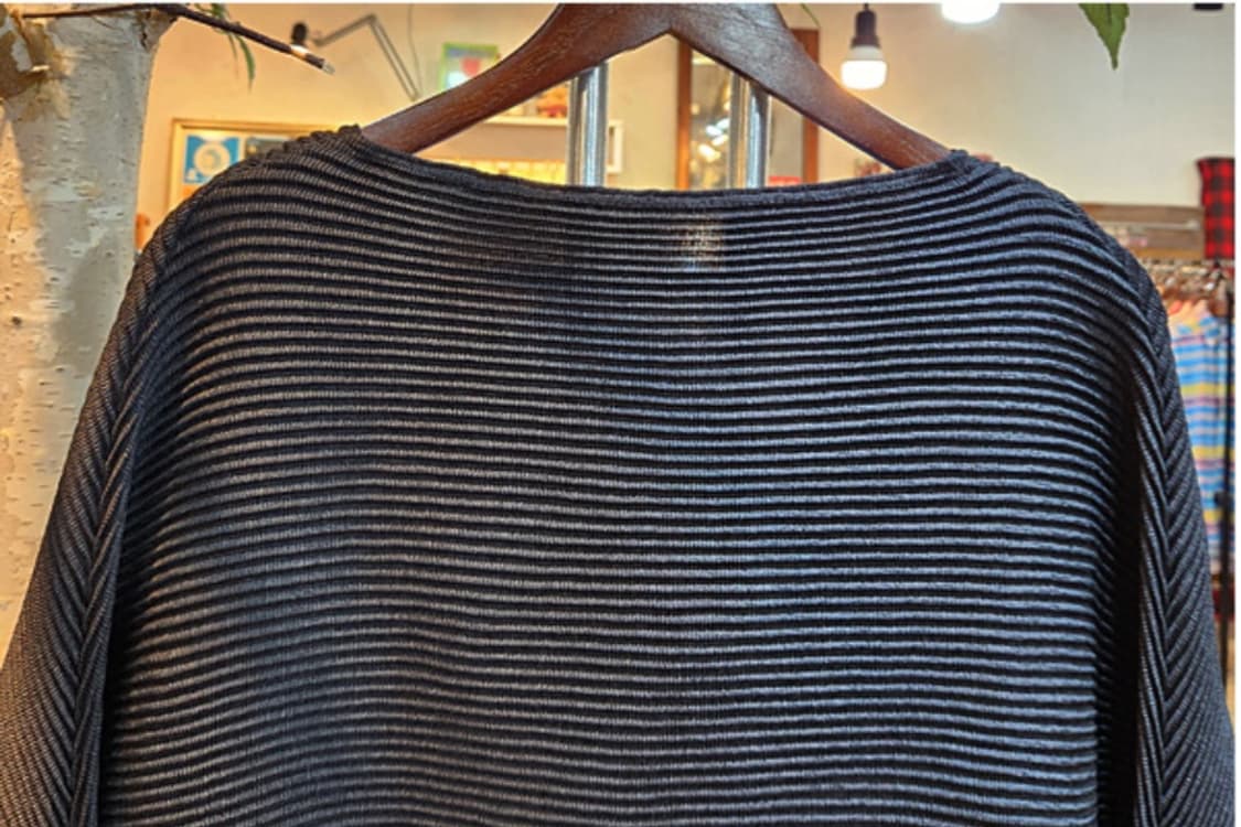SPECCHIO pleats 스피치오 플리츠 블랙 가오리핏 탑 상품이미지8