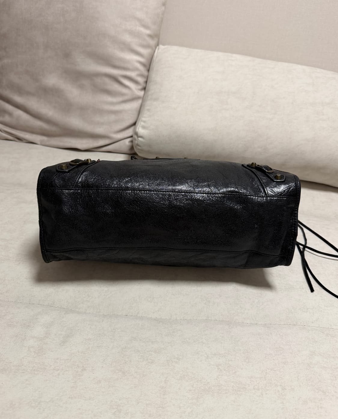 정품 발렌시아가 모터백 미듐 블랙 상품이미지3