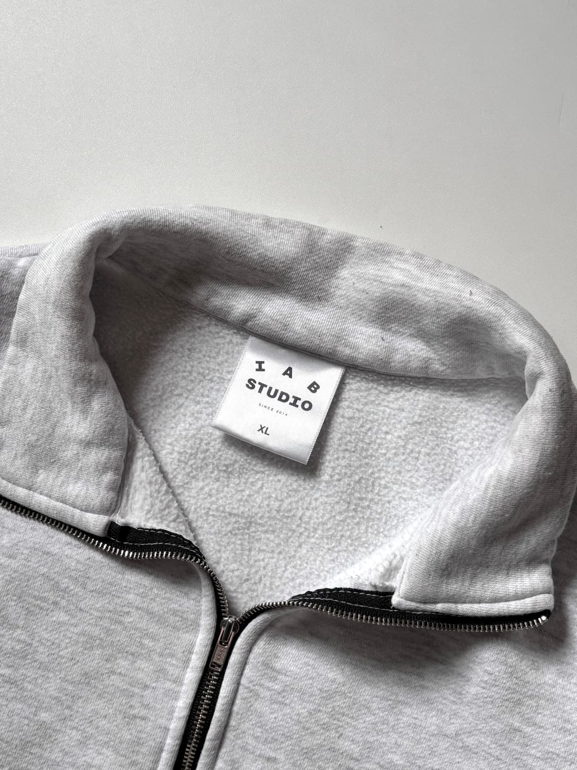 IAB 아이앱스튜디오 멜란지그레이 하프 집업 상품이미지6