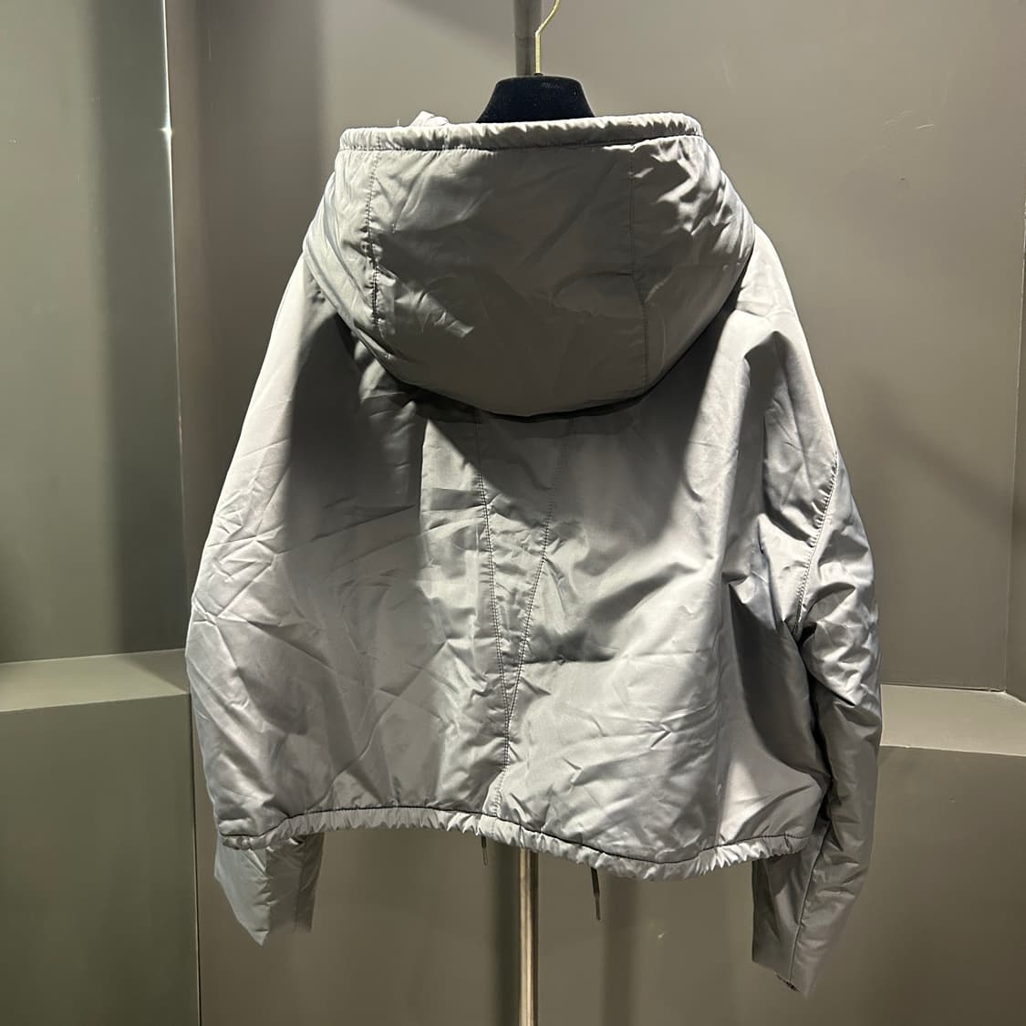 미우미우 테크니컬 패딩 자켓 상품이미지5
