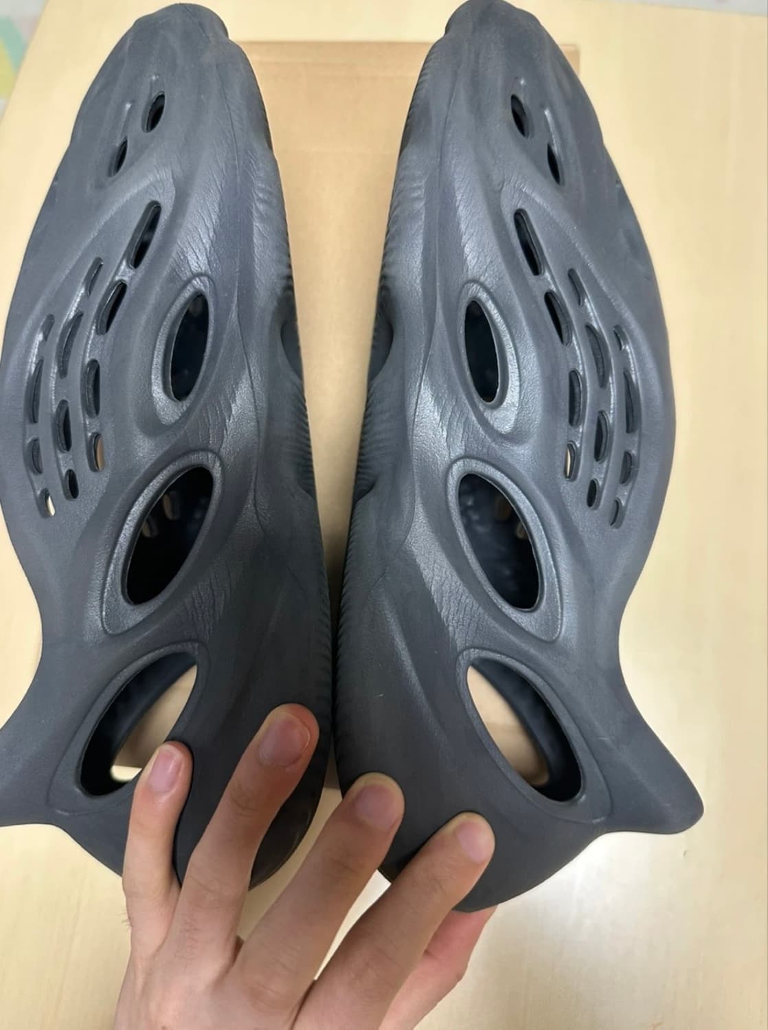 아디다스 이지 폼 러너 오닉스285 상품이미지6