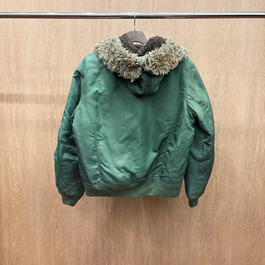 디젤 파일럿 항공 점퍼 페이크 퍼 카라 후드 밀리터리 포켓 디테일 카키 상품이미지3