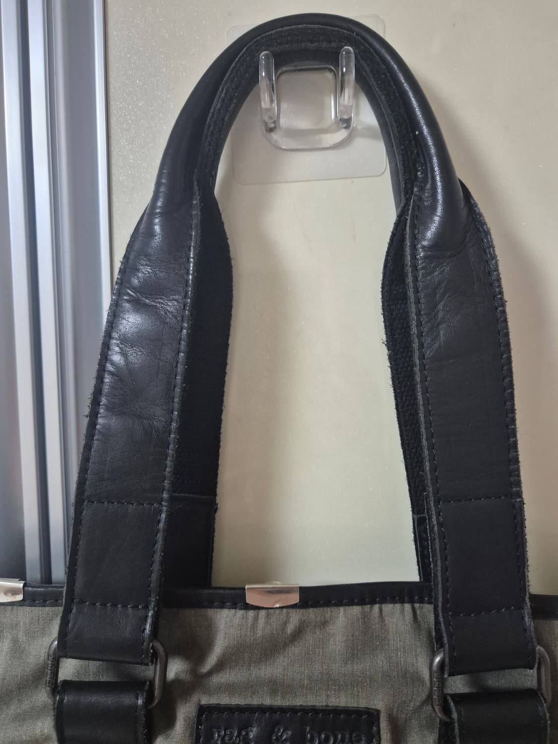 래그앤본(Rag & Bone) 토트백입니다.
단시간 착용하고 보관만 해서 상품이미지4