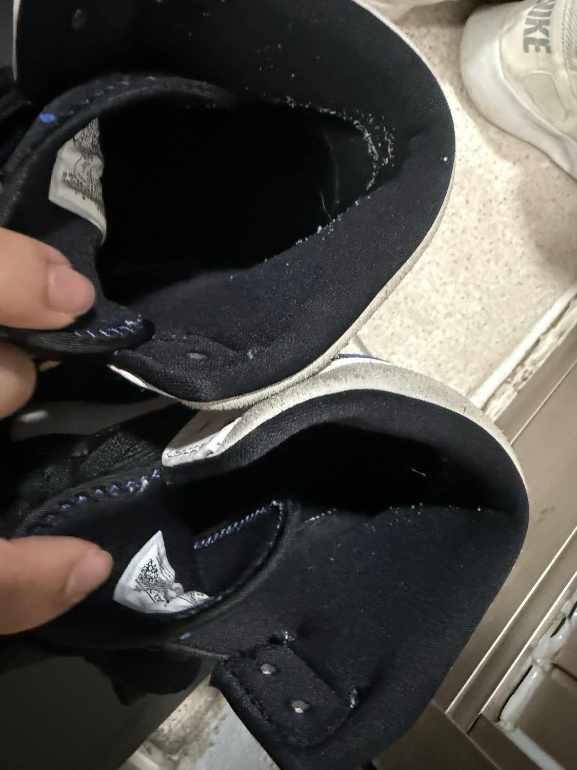 조던 1 미드 SE 하이퍼로얄 285 상품이미지7