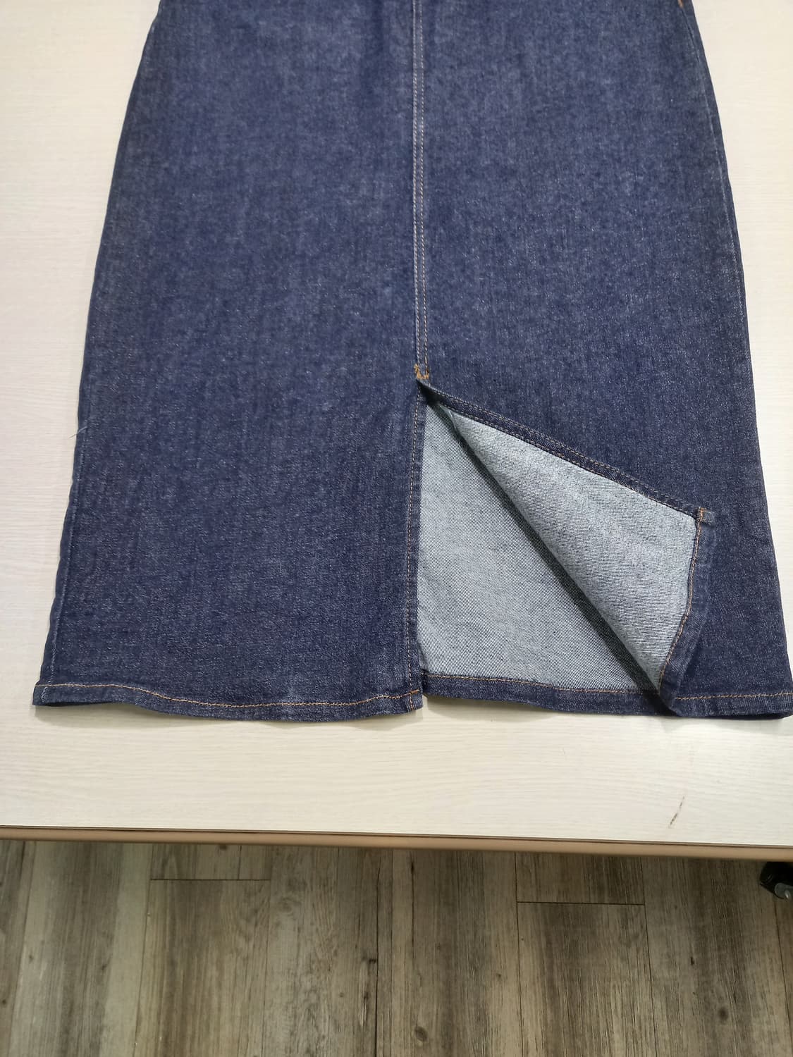 26 ZARA 스판 데님 롱스커트 진청 26-606 상품이미지5