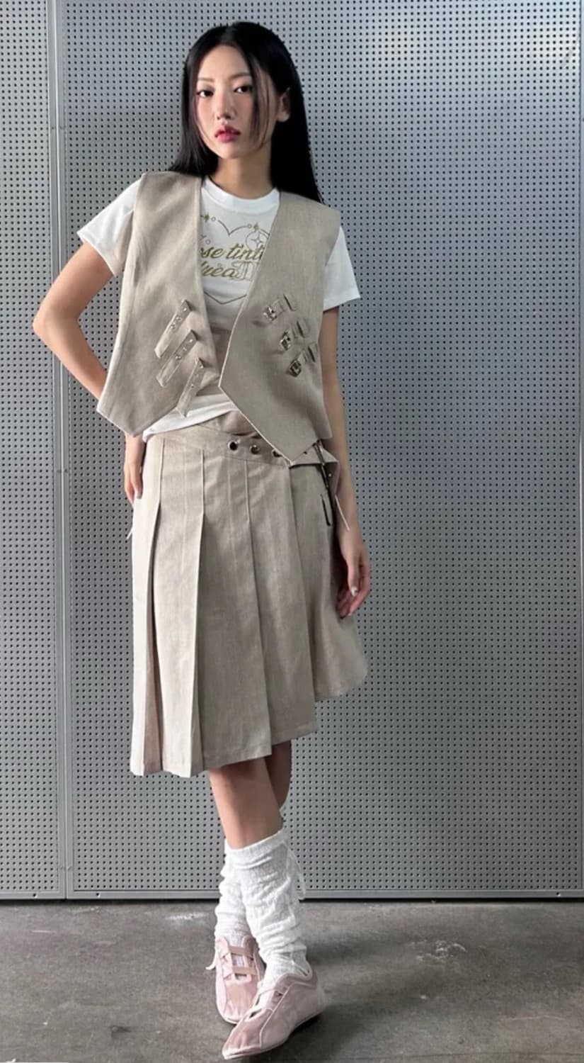 라티젠 버클 플리츠 셋업 베이지 (상 하의 세트) 상품이미지1