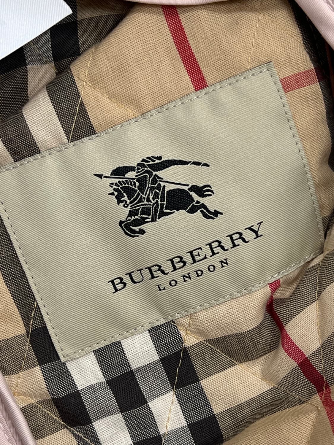 (M) 버버리런던 퀄팅 버튼 자켓 베이비핑크 상품이미지6