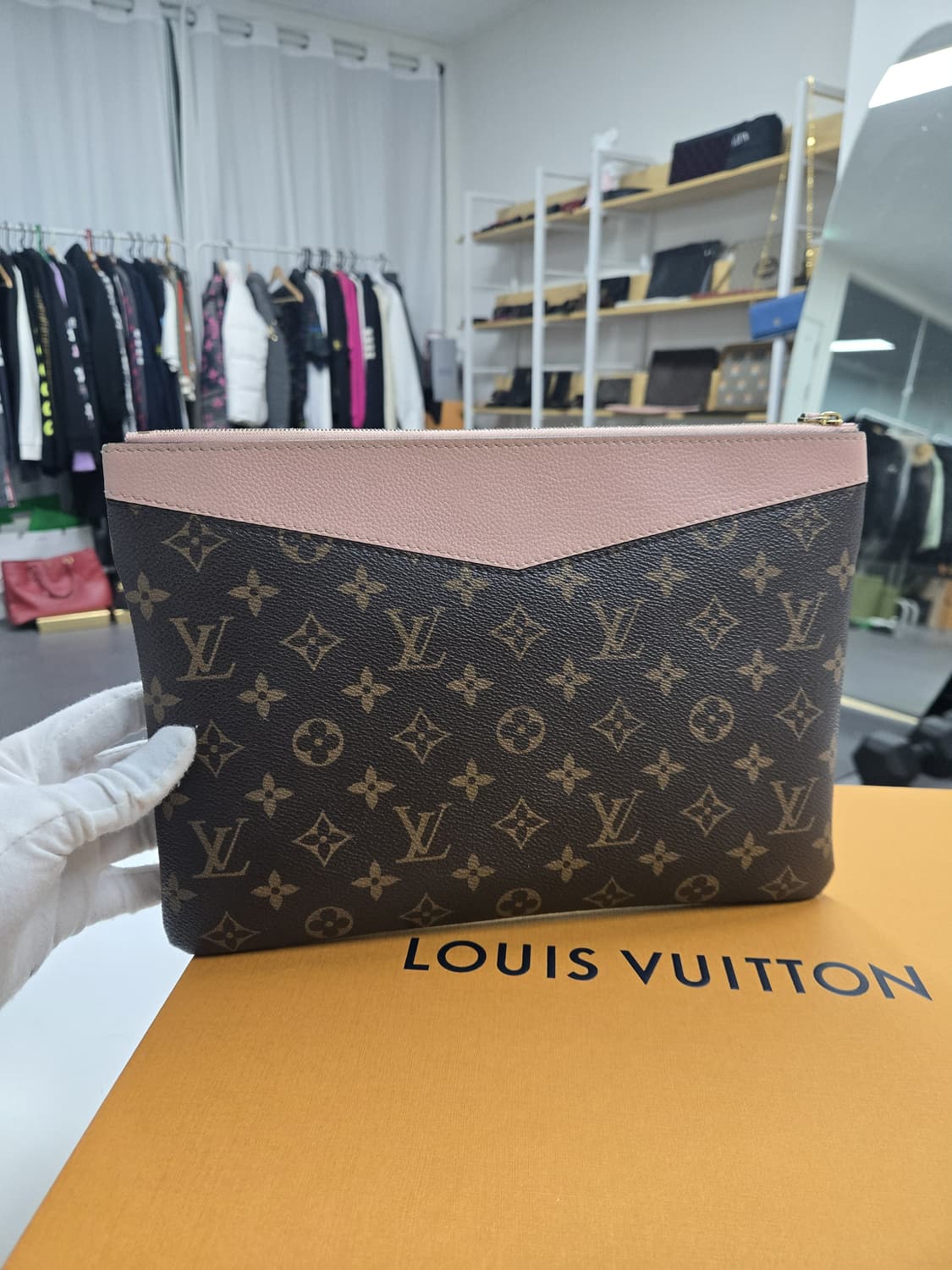 [A급컨디션]루이비통 데일리 파우치백 상품이미지2