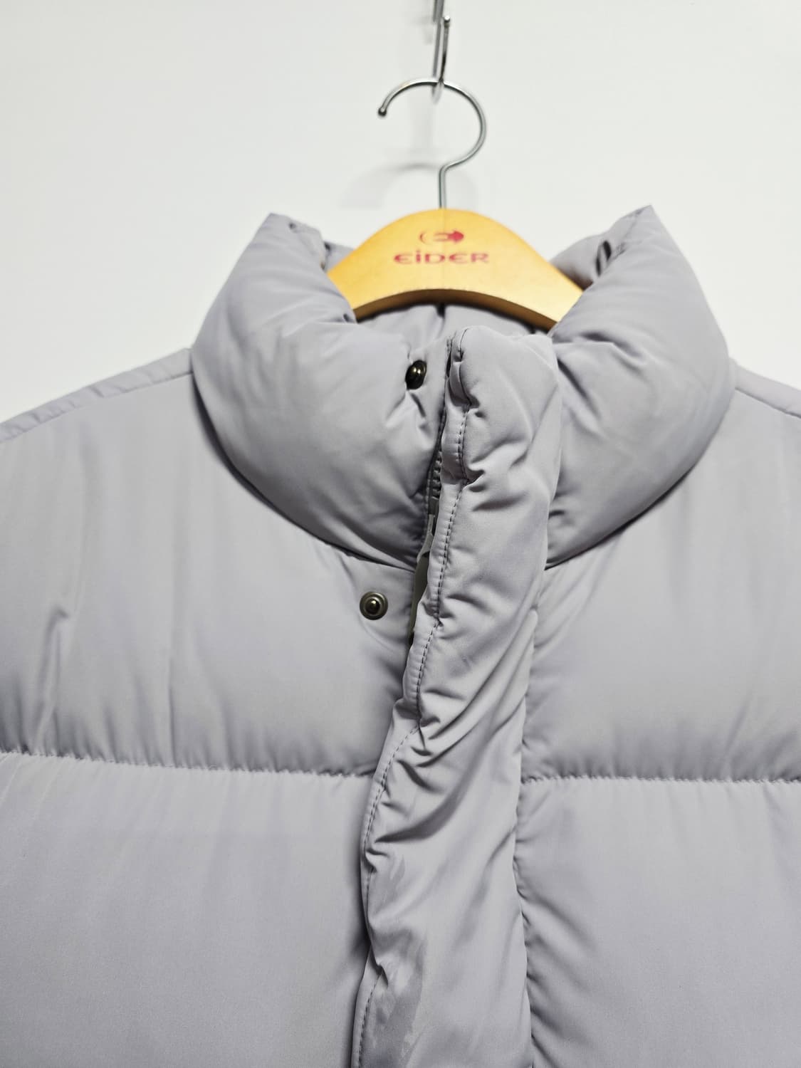 무신사스탠다드 프리미엄 구스패딩 점퍼 회색 상품이미지2