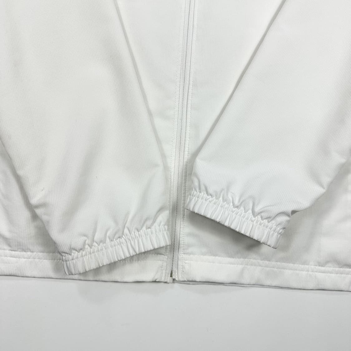 언더아머 풀오버 화이트 바람막이 자켓 (XL) 상품이미지4