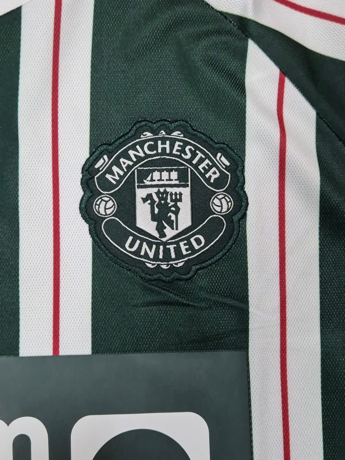23-24 맨유 브루노 페르난데스 원정 유니폼 챔스패치 M 상품이미지4