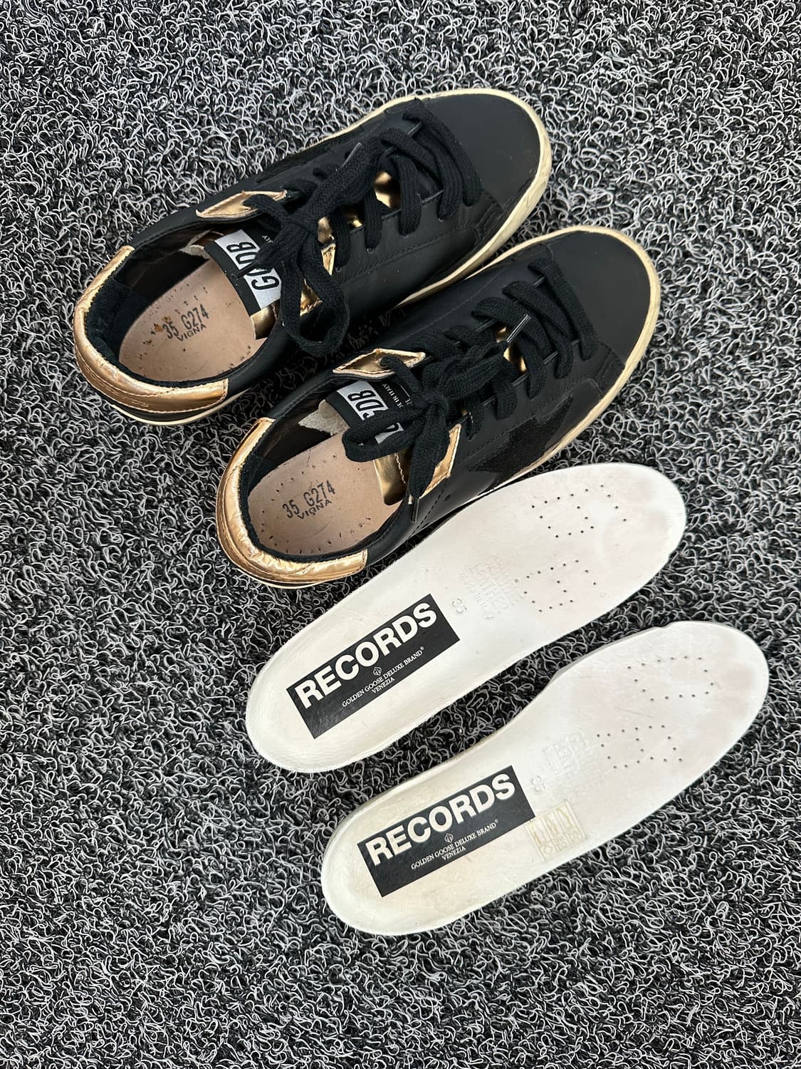 골든구스 슈퍼스타 블랙 스니커즈 35 / 225 상품이미지4