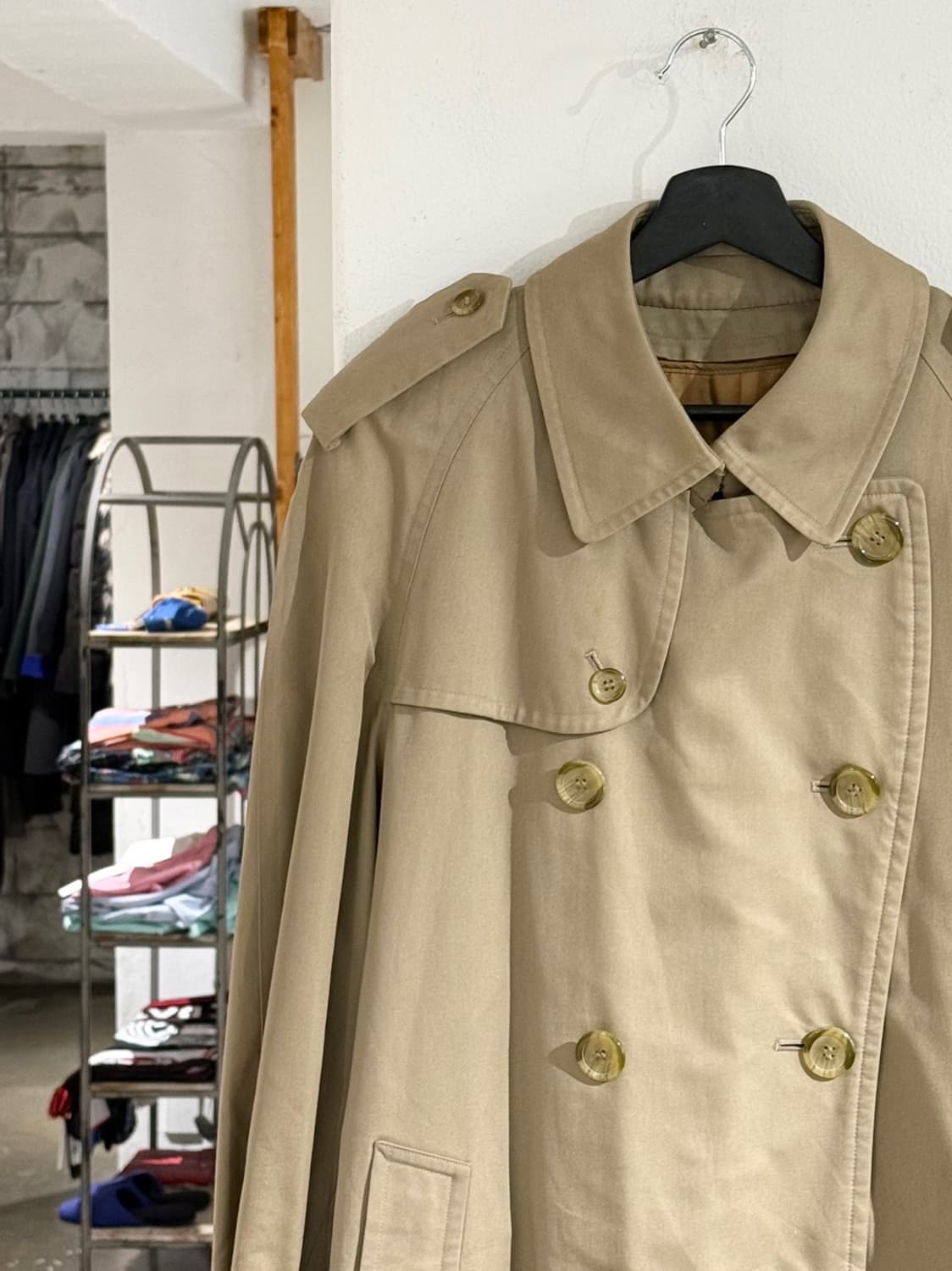 버버리 베이지 더블 브레스티드 벨티드 트렌치 코트 상품이미지2