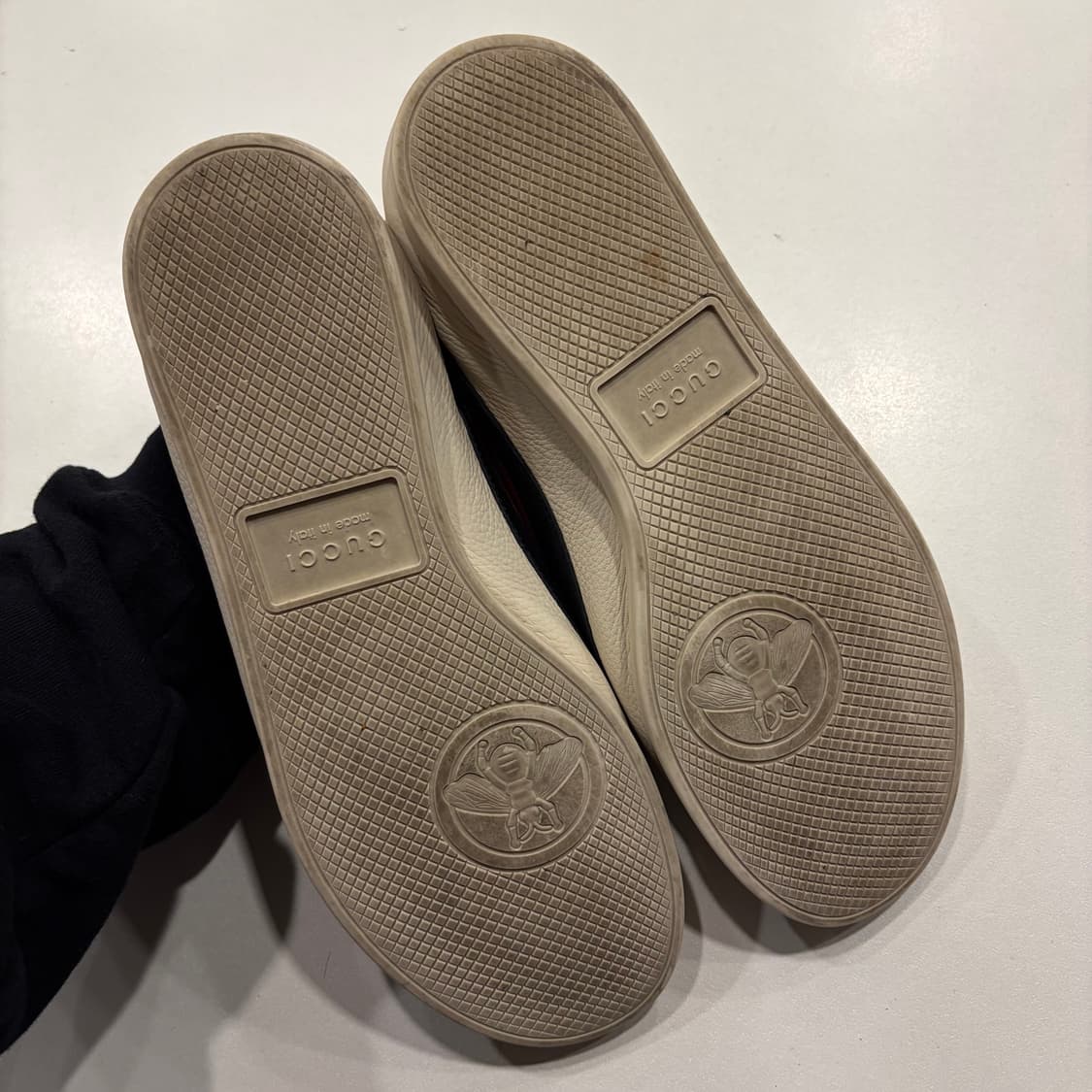 [7] 구찌 레더 파라체르 스니커즈 아이보리/블랙/레드 260-65 상품이미지4