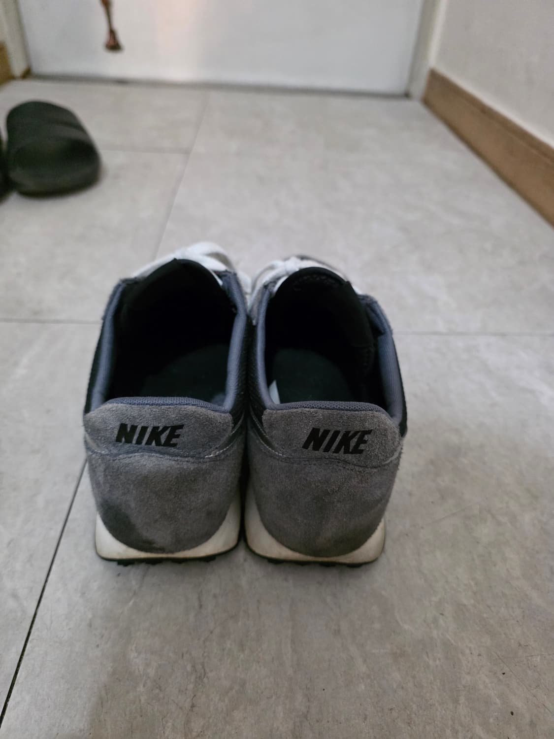 나이키 데이브레이크 메탈릭실버 295 상품이미지4