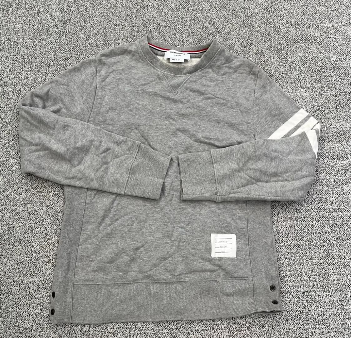 톰브라운 맨투맨 2사이즈 상품이미지1