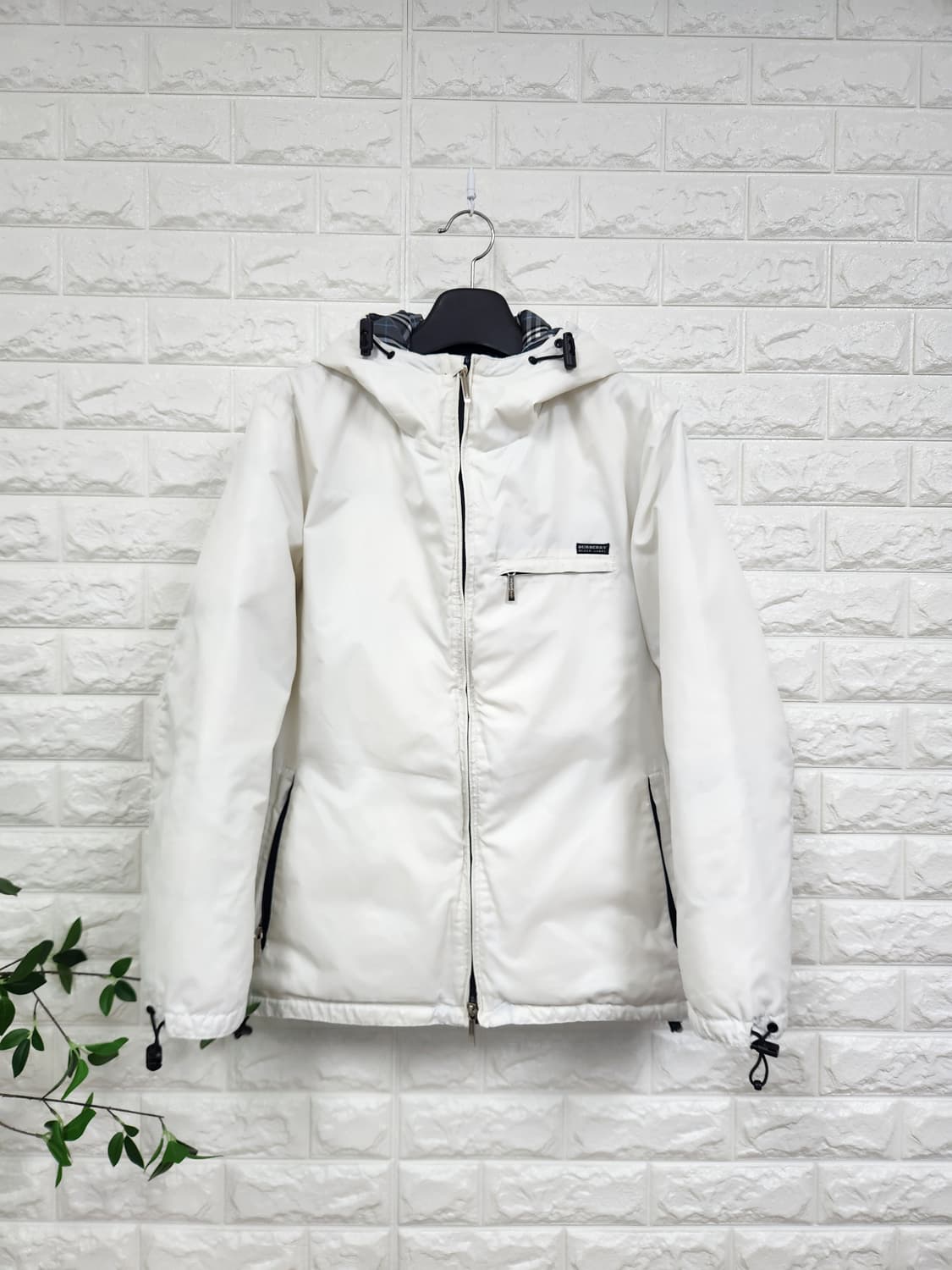 (M)버버리 블랙라벨 화이트 구스다운 경량 패딩 상품이미지1