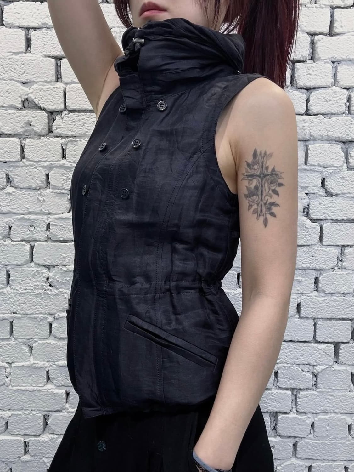 Archive High-Neck Sleeveless Vest 상품이미지6