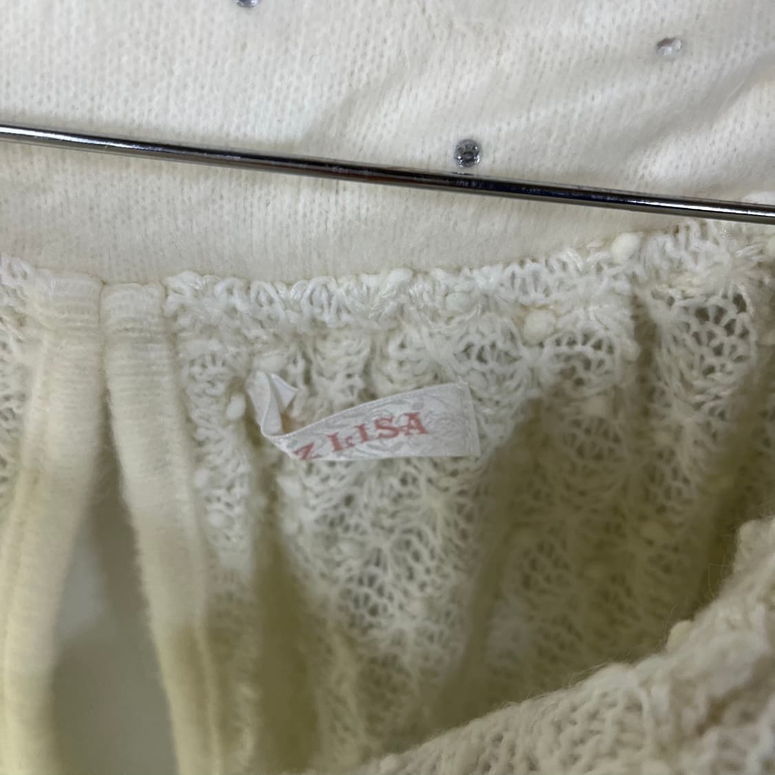 [LIZ LISA] 리즈리사 히메 크로쉐 큐빅 오프숄더 니트 상품이미지5