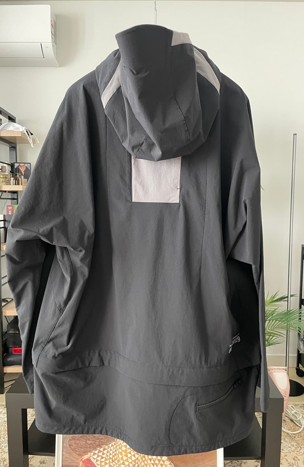 키코 코스타디노브x아식스 판초 상품이미지3