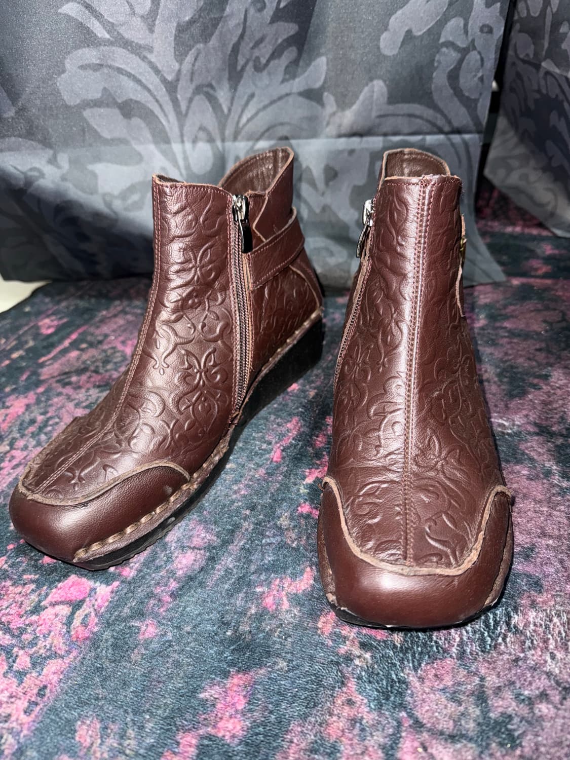 빈티지 무드 웨스턴 엠보 가죽 앵클부츠 상품이미지1