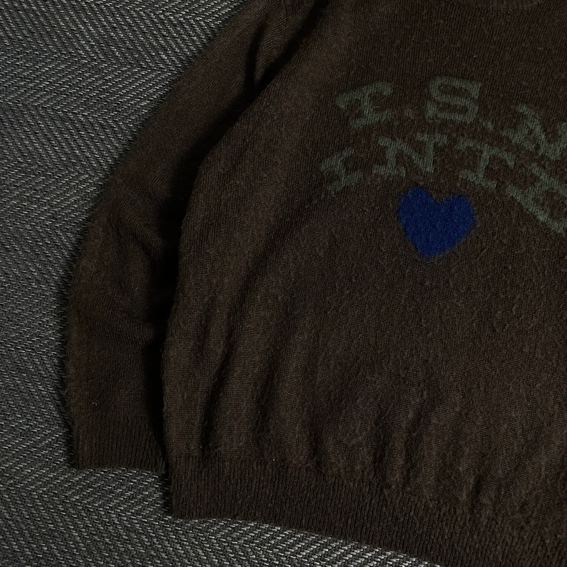 디스이즈네버댓 T.N.S 하트 로고 스웨터 브라운y 3715 상품이미지4