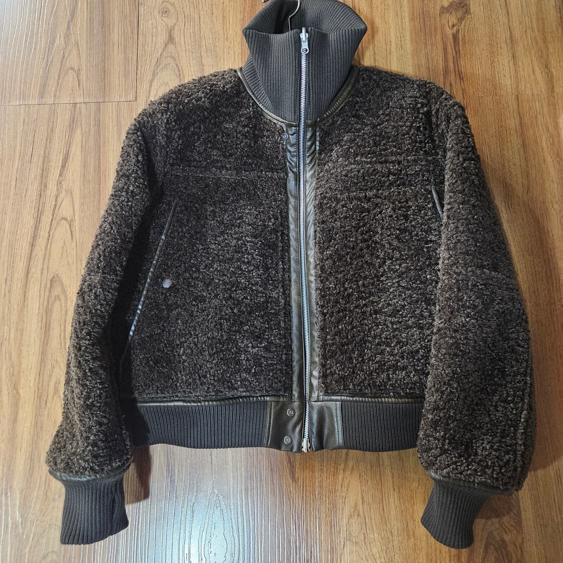 알렌느 하이넥 리버시블 포우 시어링 블루종 브라운 1사이즈 상품이미지7