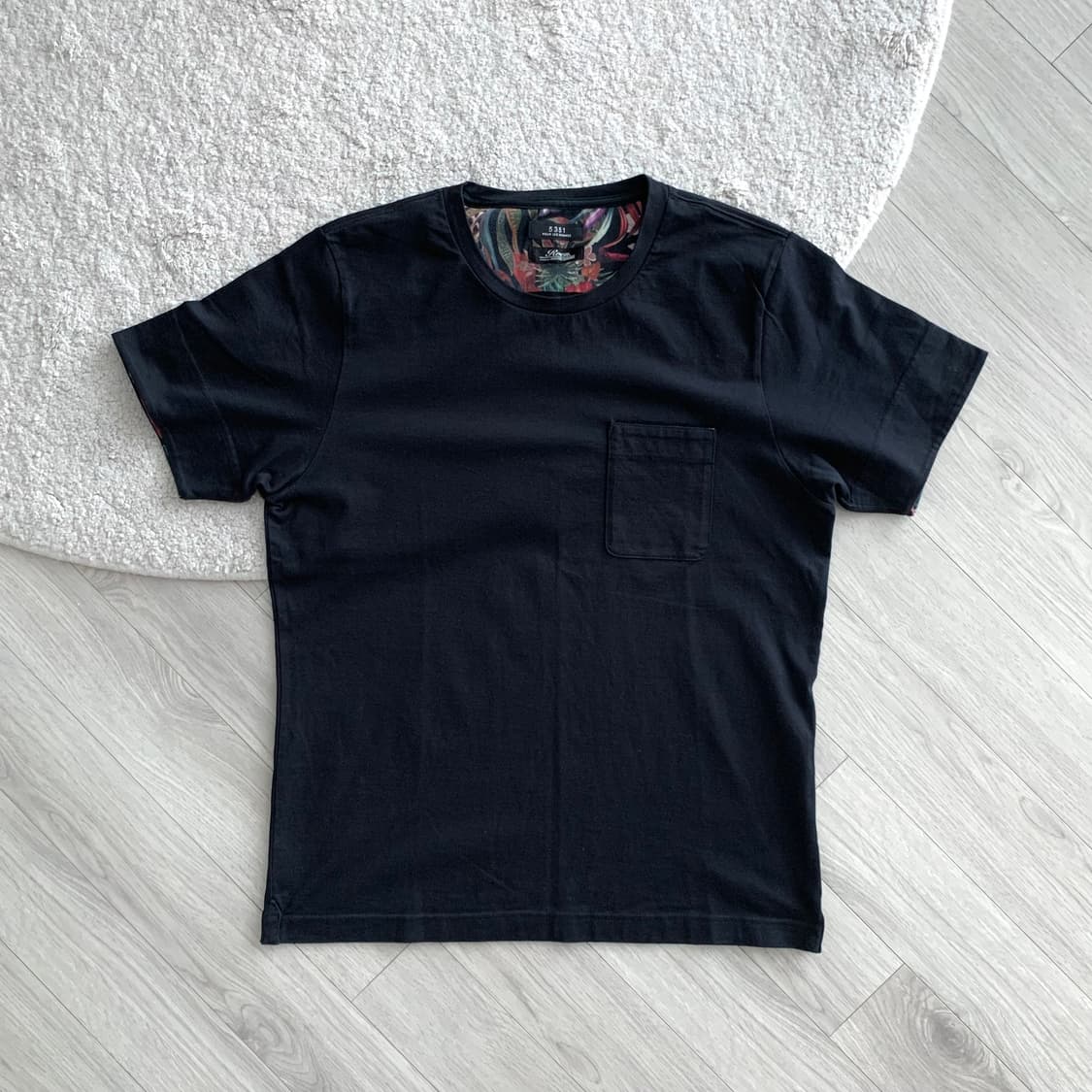 5351 뿌르 레 옴므 x 로엔 블랙 티셔츠 pour les hommes 상품이미지1