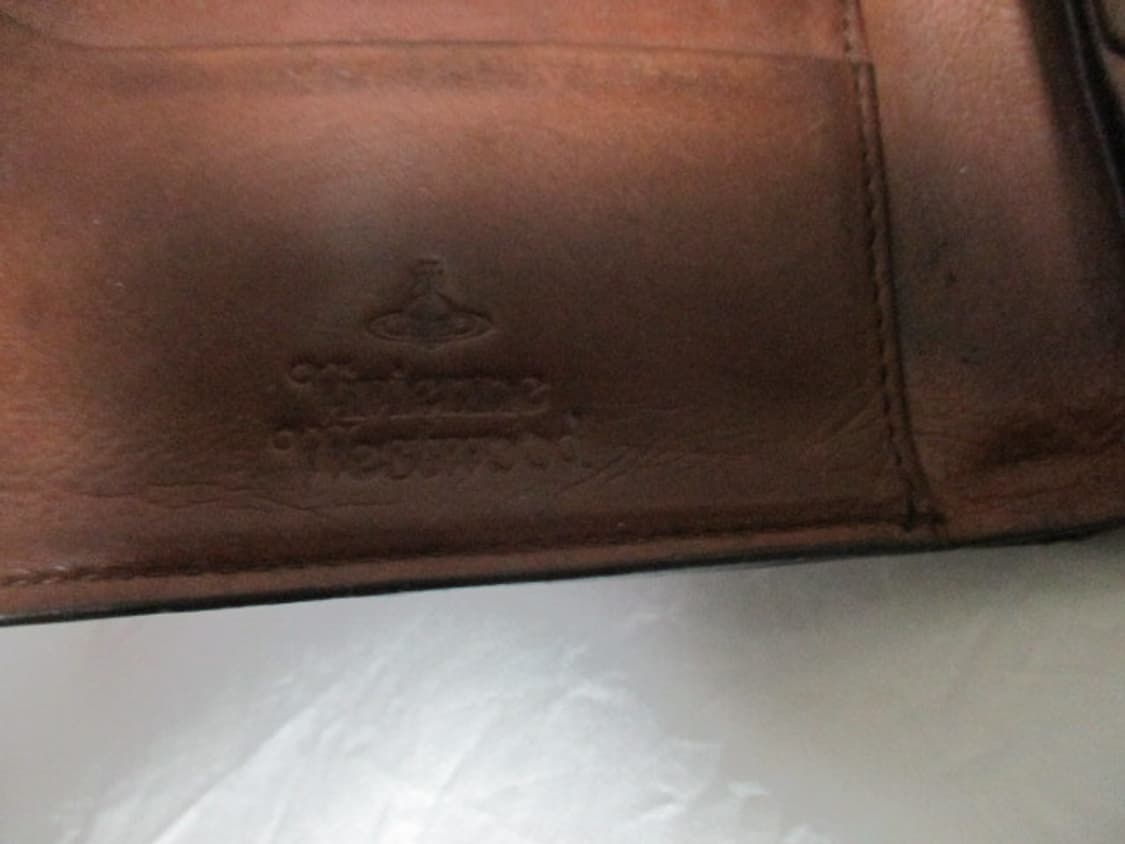 비비안 웨스트우드 소가죽 로고 형압 지갑 상품이미지6