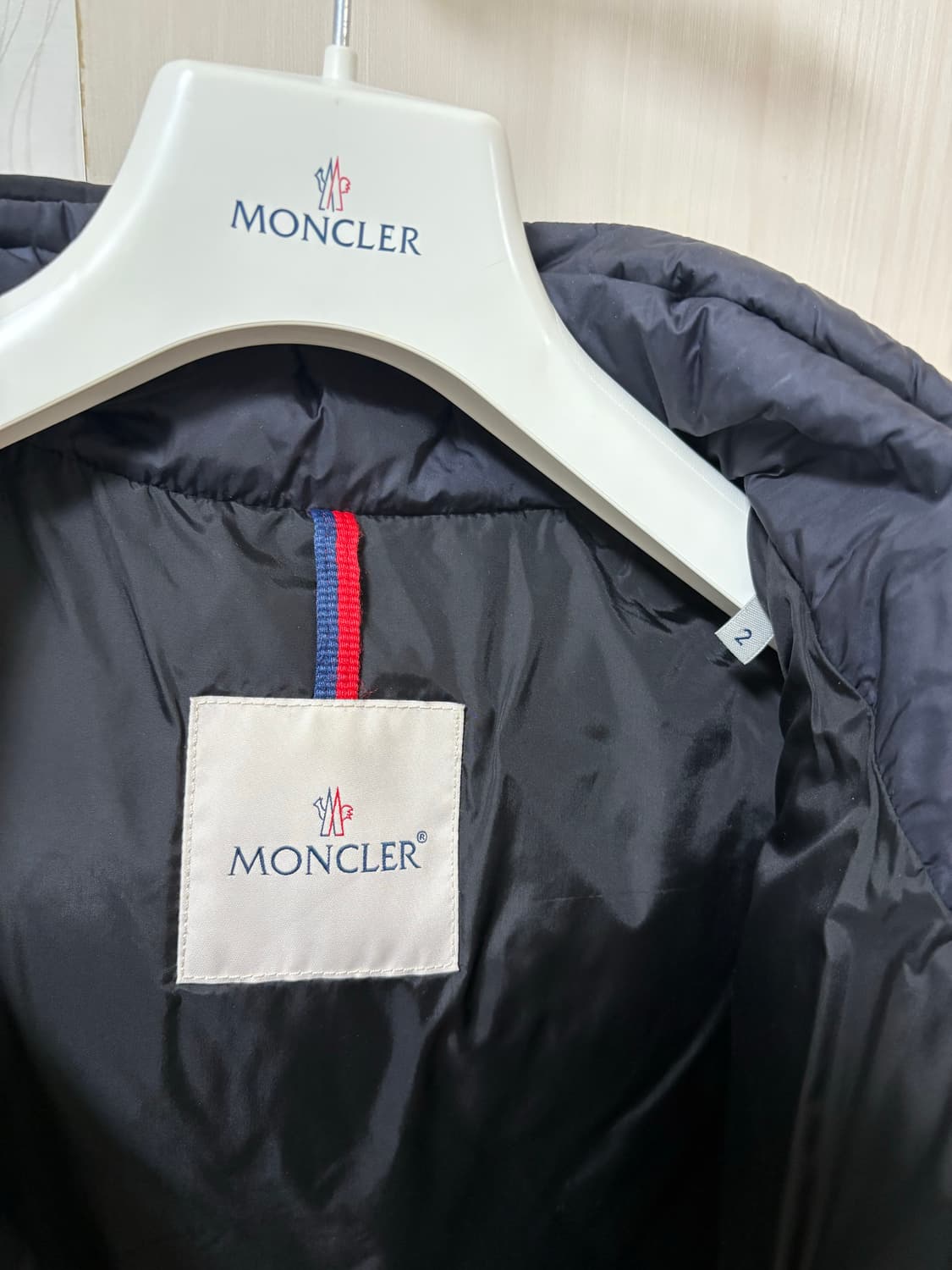 몽클레어 마르크 2사이즈 판매합니다. 상품이미지7