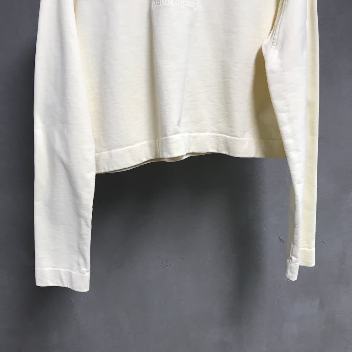 아크네스튜디오 크롭 맨투맨 XXS(W) 상품이미지3