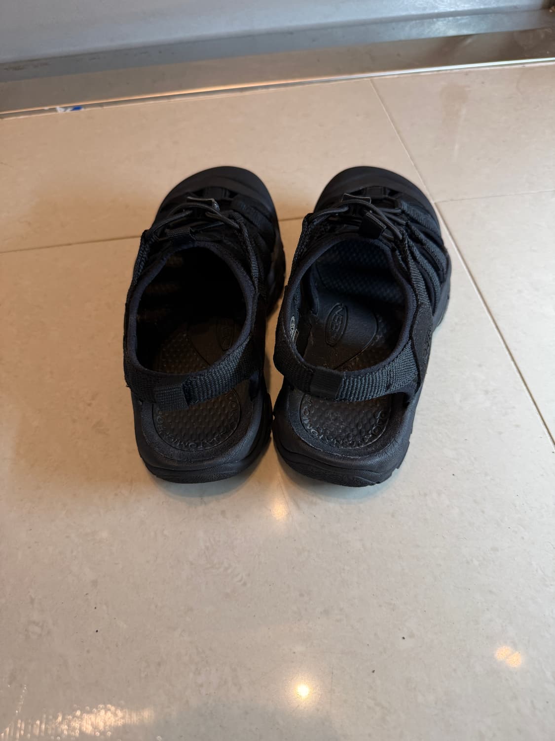 킨 뉴포트 H2 트리플 블랙 상품이미지5