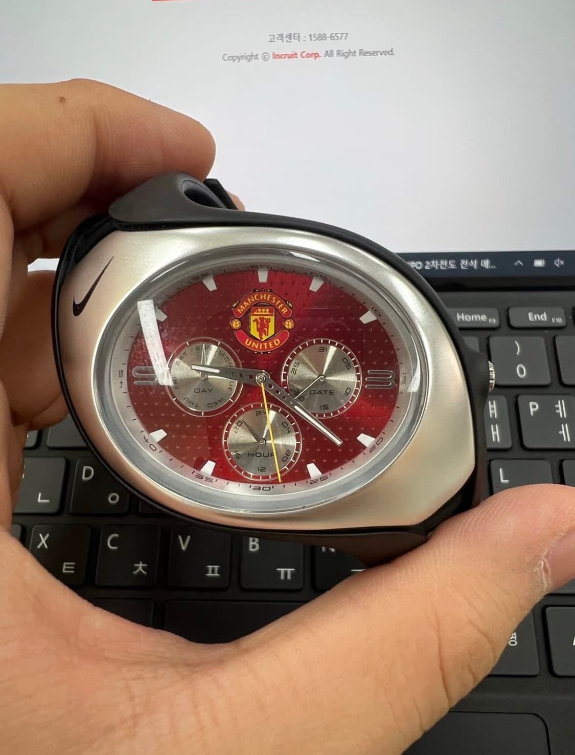 나이키 트라이엑스 시계 맨유 콜라보 상품이미지1