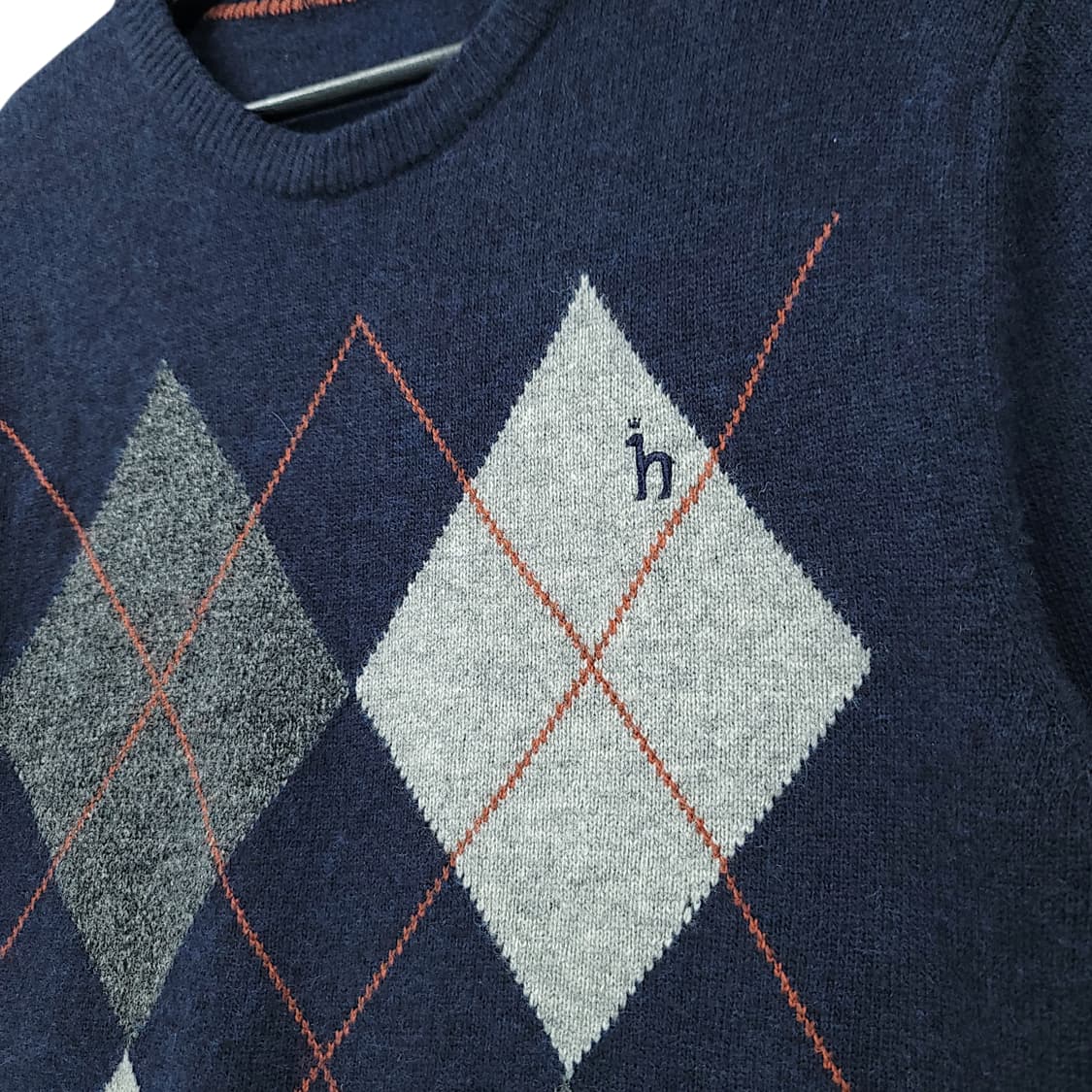 [95] 헤지스 네이비 체크배색 울 혼방 아가일 니트 상품이미지4