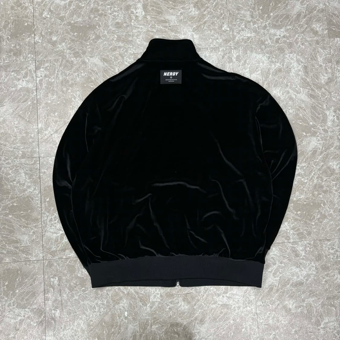 널디 신형 벨루어 벨벳 트랙탑 희귀져지(M) 상품이미지4