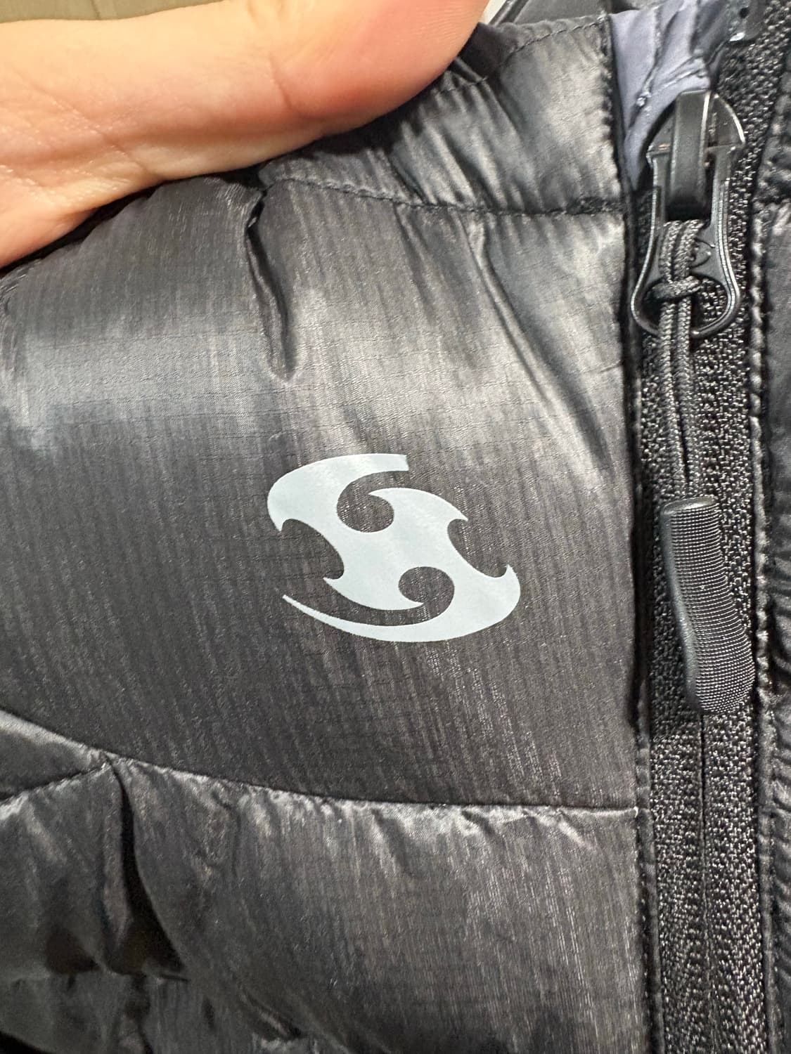 산산기어 23FW 서픽스 퍼퍼 자켓 블랙 3 상품이미지4