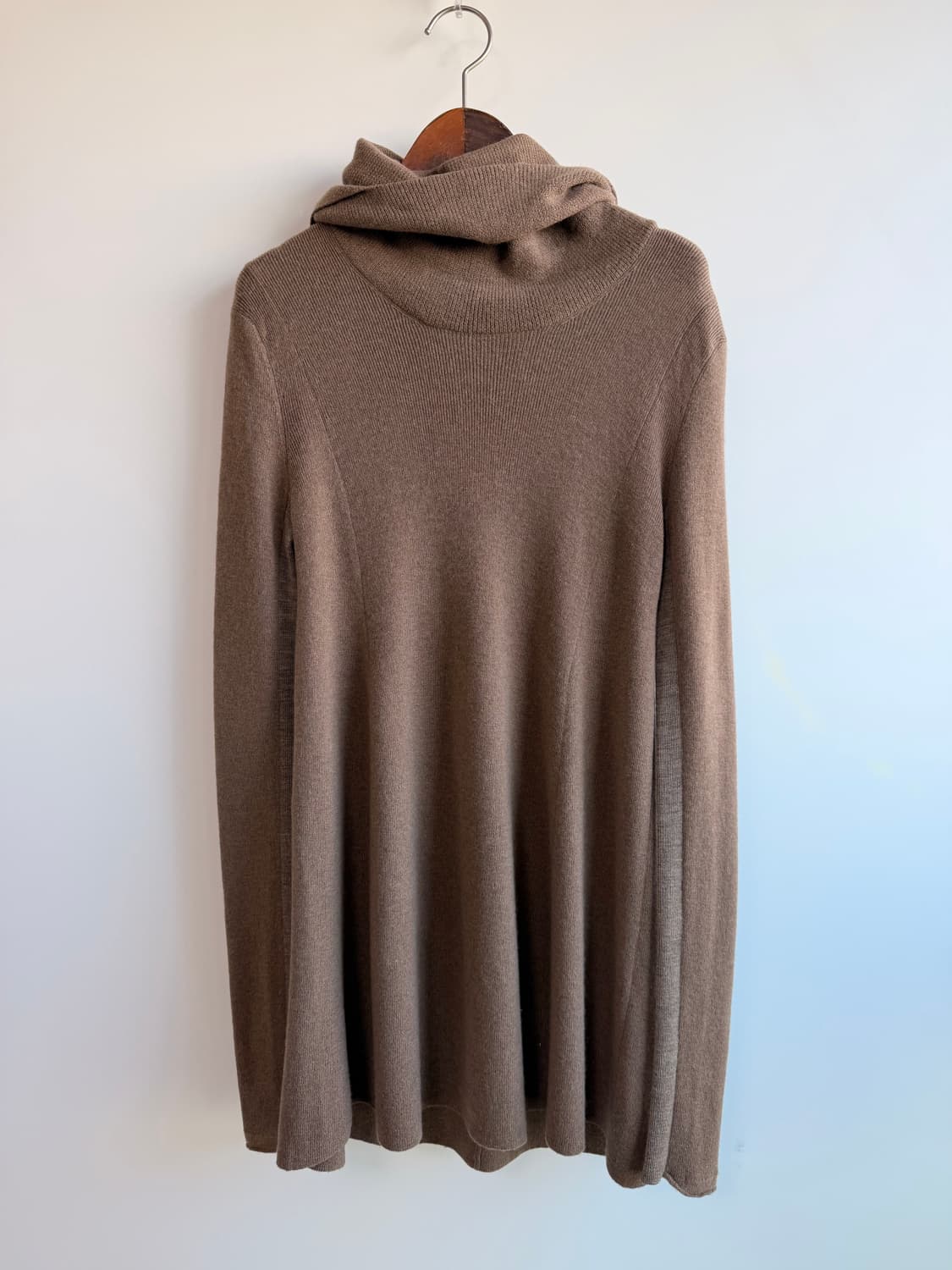 한섬 타임 브라운 폴라 &후드 니트 free 상품이미지2