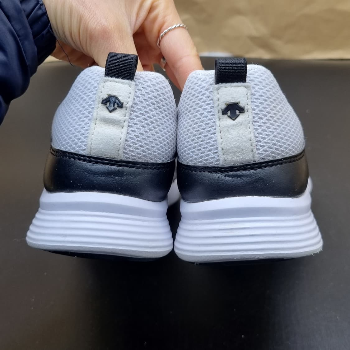 데상트 쉘레타 런닝화250 상품이미지4