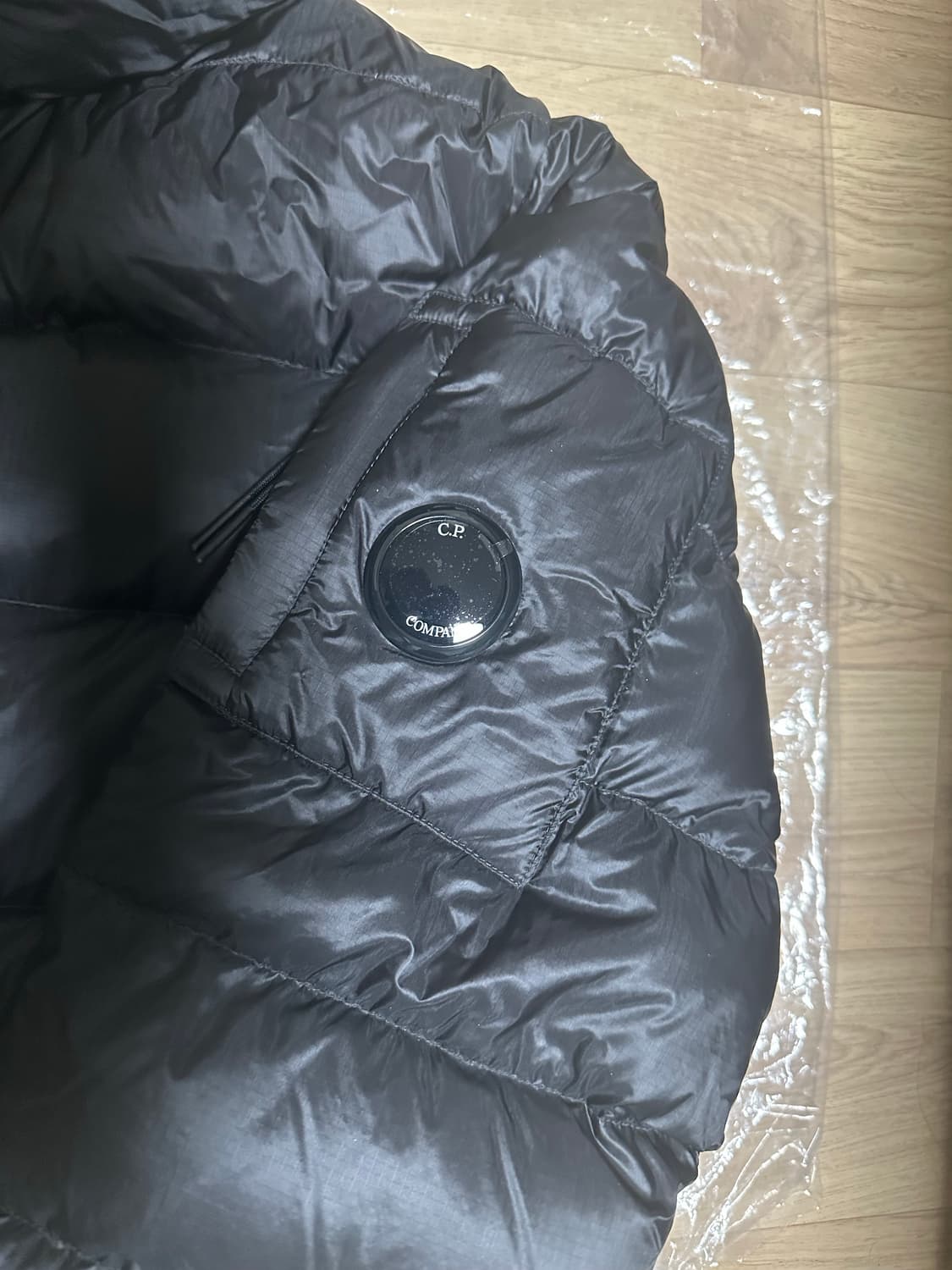 Cp컴퍼니 dd쉘 패딩 블랙 L 상품이미지2