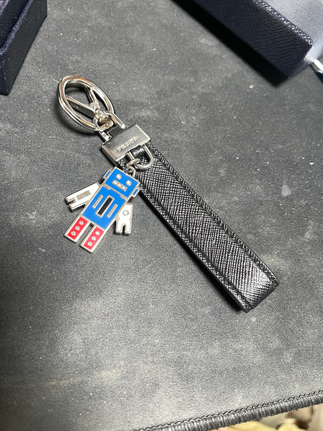 프라다 로봇키링 상품이미지2