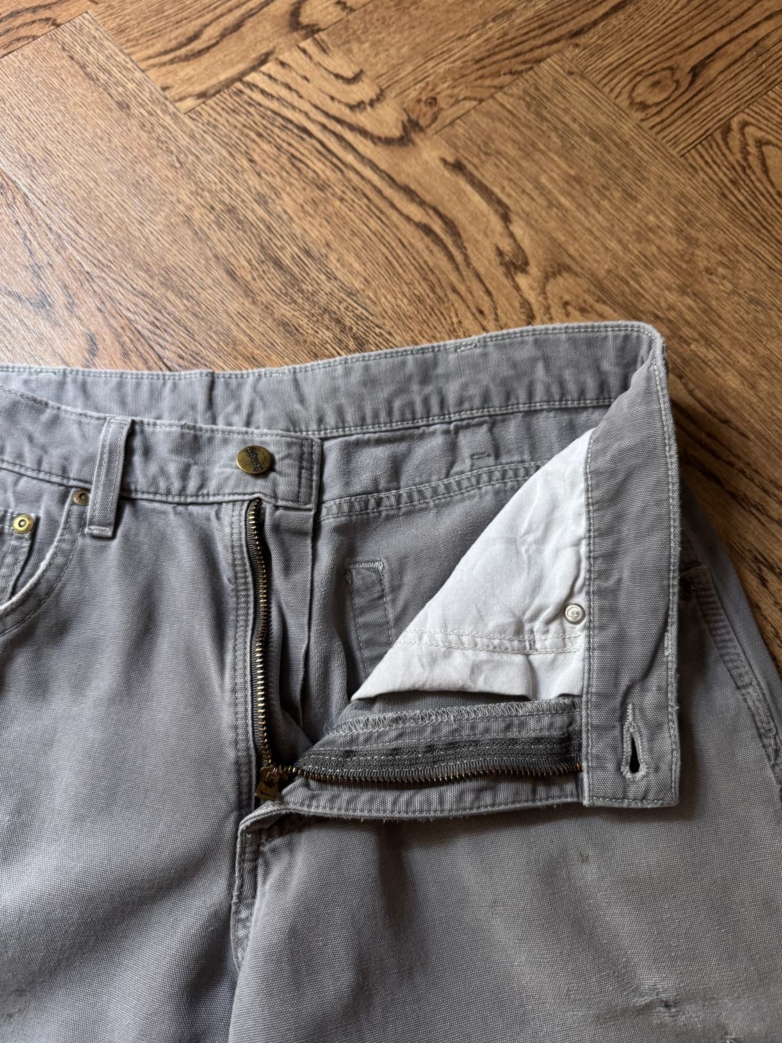 [32]칼하트 USA 더티 데미지드 차콜 싱글니 카펜터 워크 팬츠 상품이미지3