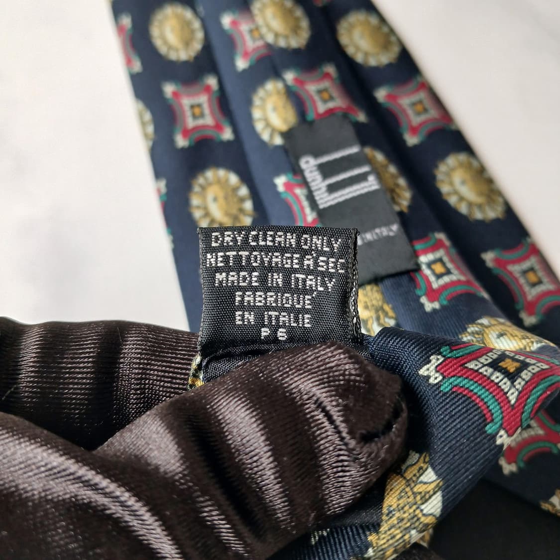 던힐 실크 네이비 태양 패턴 넥타이 9cm A+등급 E940 상품이미지9