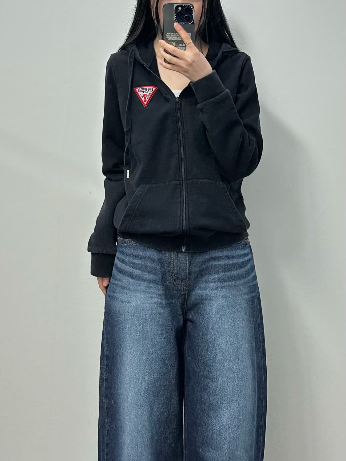 Guess 게스 자수로고 블랙 후드집업 상품이미지1