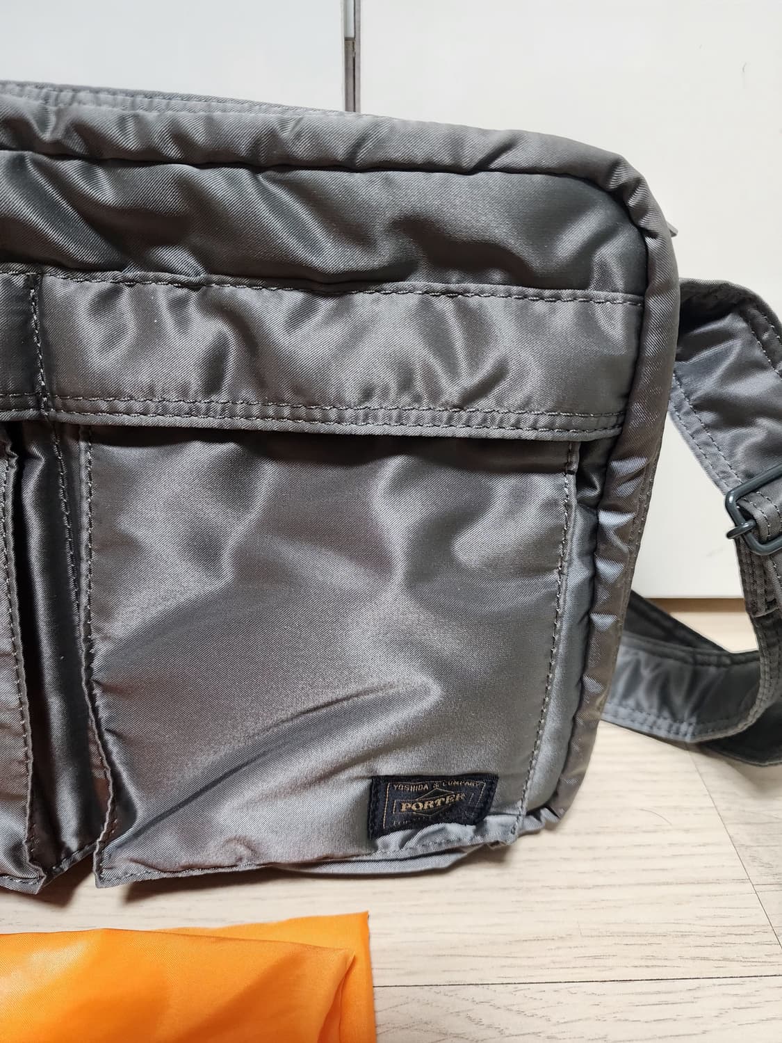 요시다포터 탱커 숄더백 라지 실버그레이 상품이미지2