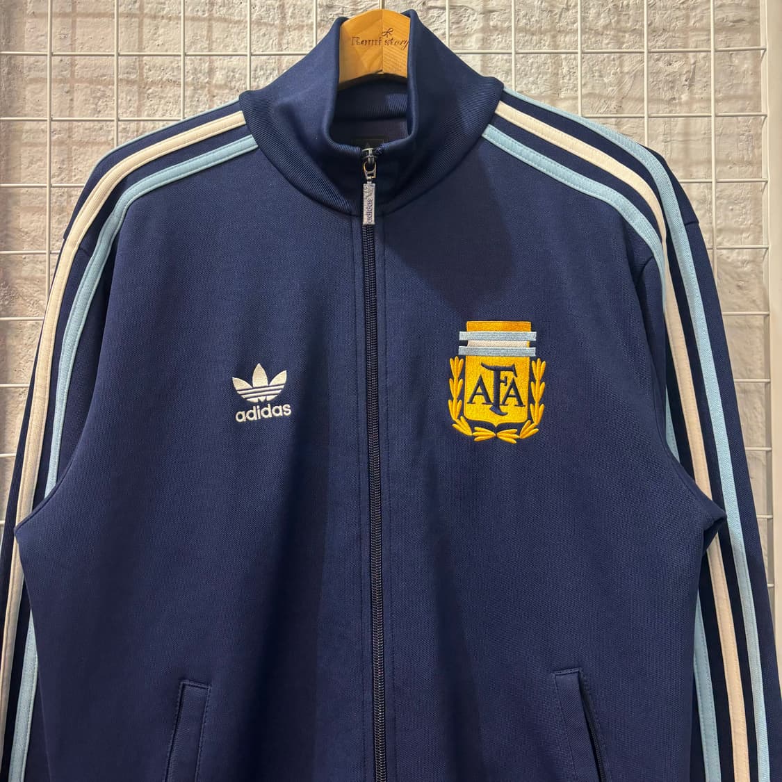 아디다스 아르헨티나 핸드 오브 갓 트랙탑 져지 M 상품이미지3