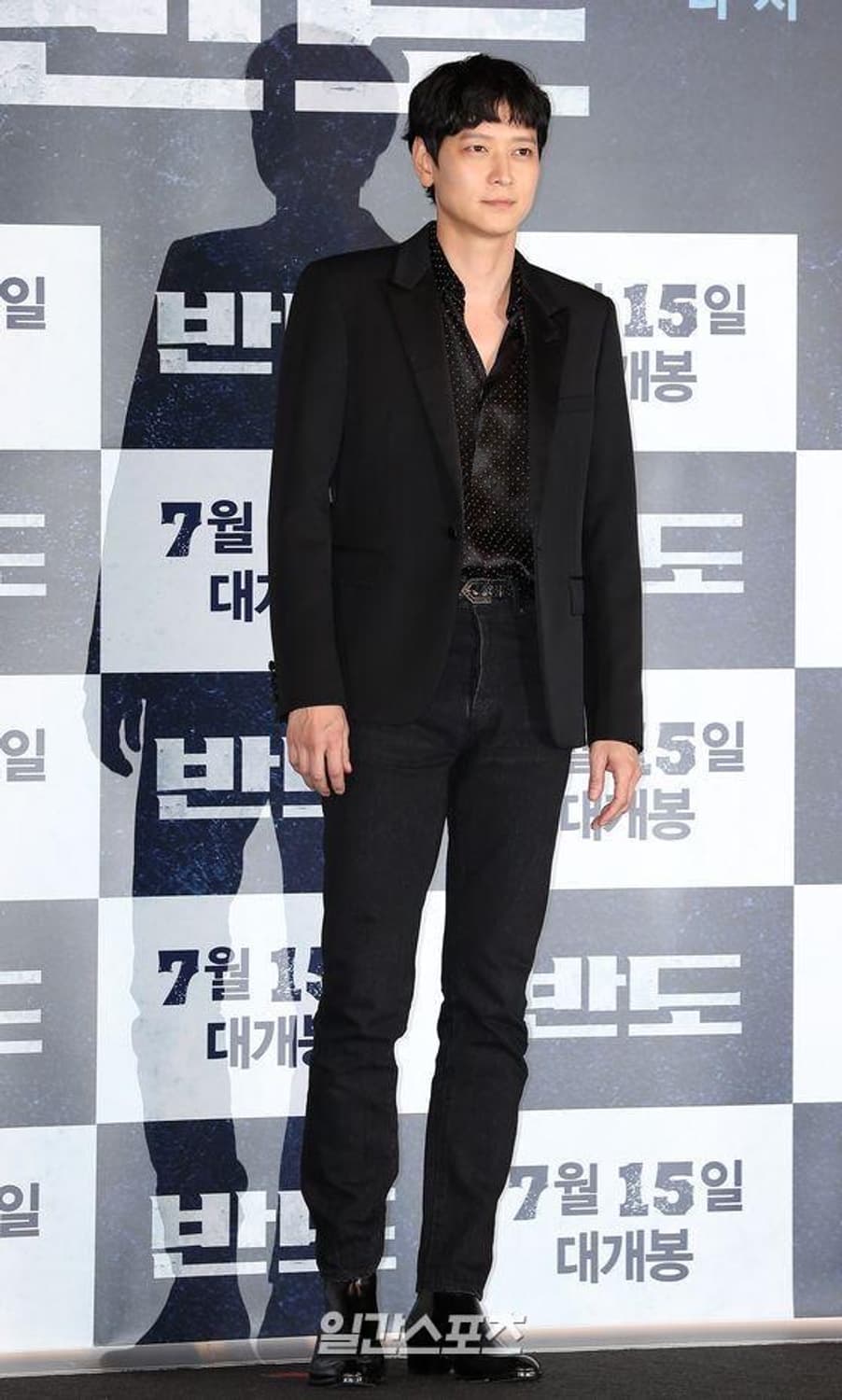 [강동원님 착용] 생로랑 20ss 스터드 실크 셔츠 상품이미지2