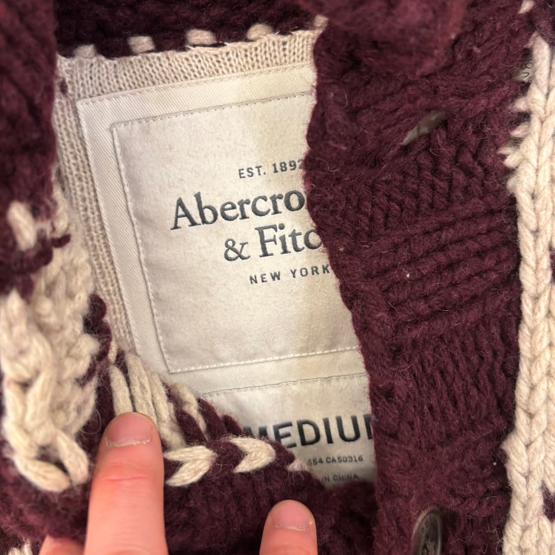 아베크롬비 눈꽃패턴 버건디 가디건 상품이미지3