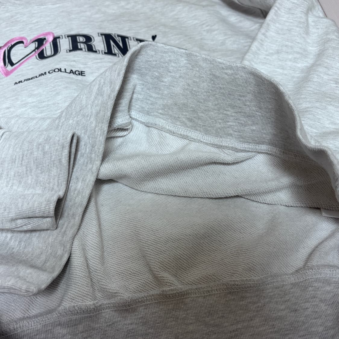 마조네 뮤지엄 스웨트셔츠_화이트 멜란지 상품이미지4